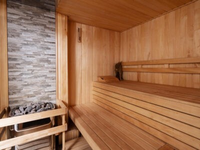 Quel bois utiliser pour la construction d’un sauna extérieur ?